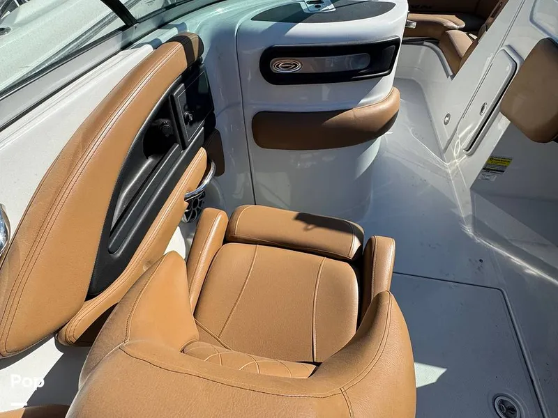 Slide: The Image of Crownline Boats E235 XS 2023 - 16053847