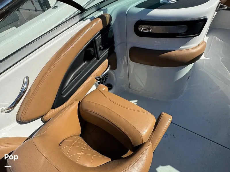 Slide: The Image of Crownline Boats E235 XS 2023 - 16053851