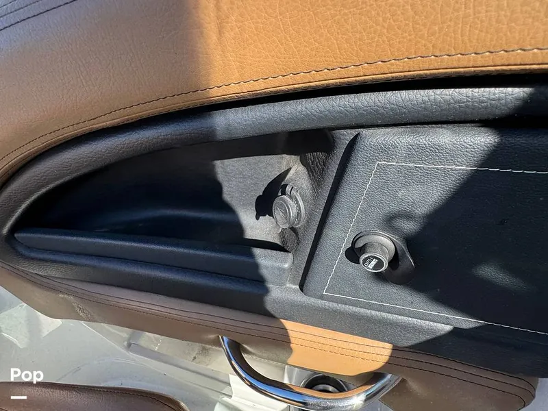 Slide: The Image of Crownline Boats E235 XS 2023 - 16053852