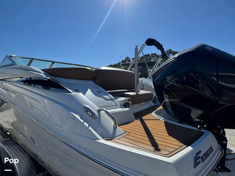 Slide: The Image of Crownline Boats E235 XS 2023 - 16053809