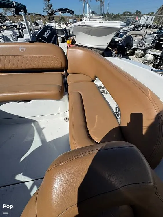 Slide: The Image of Crownline Boats E235 XS 2023 - 16053855