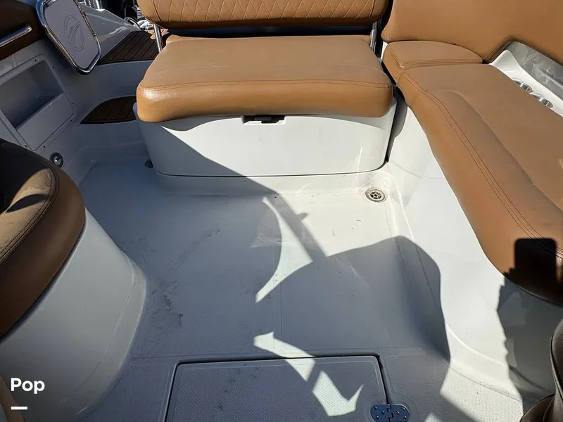 Slide: The Image of Crownline Boats E235 XS 2023 - 16053856