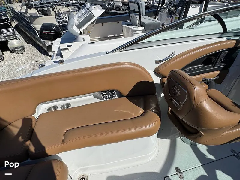 Slide: The Image of Crownline Boats E235 XS 2023 - 16053861