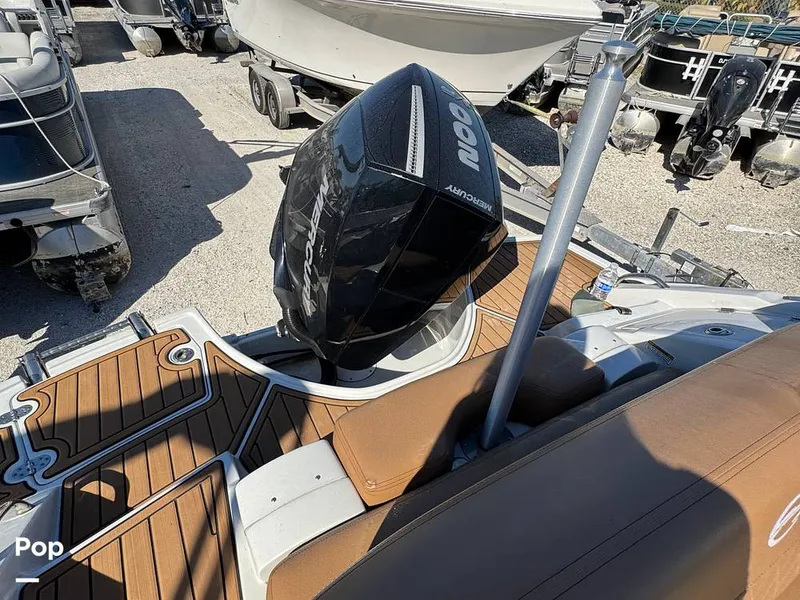 Slide: The Image of Crownline Boats E235 XS 2023 - 16053864