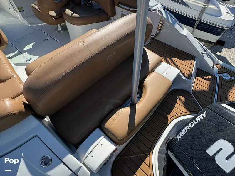 Slide: The Image of Crownline Boats E235 XS 2023 - 16053870