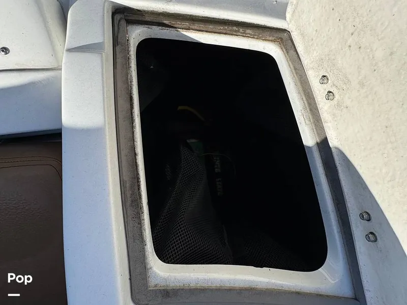 Slide: The Image of Crownline Boats E235 XS 2023 - 16053871