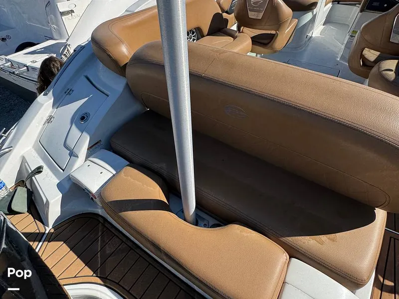 Slide: The Image of Crownline Boats E235 XS 2023 - 16053872
