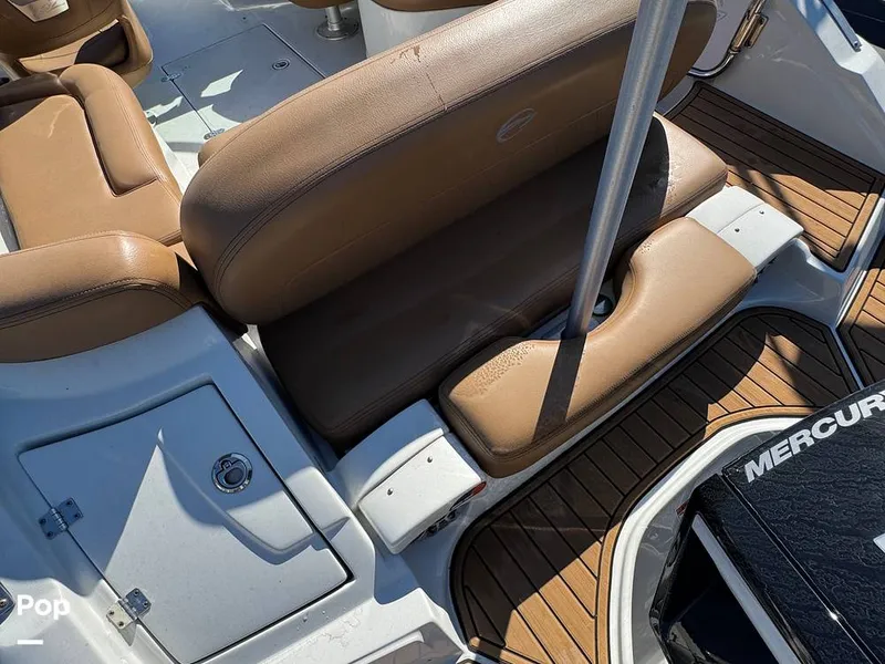 Slide: The Image of Crownline Boats E235 XS 2023 - 16053873