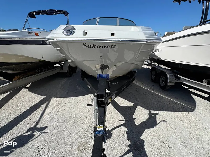 Slide: The Image of Crownline Boats E235 XS 2023 - 16053710