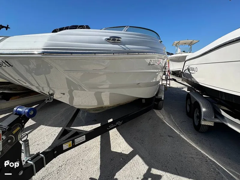 Slide: The Image of Crownline Boats E235 XS 2023 - 16053804