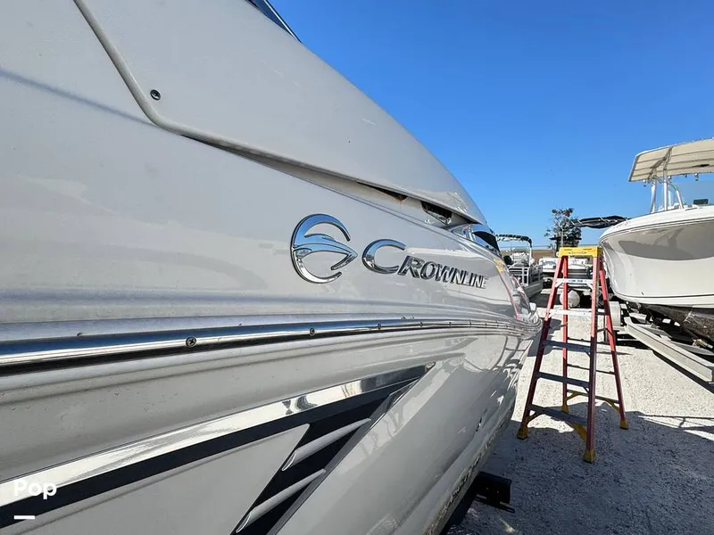 Slide: The Image of Crownline Boats E235 XS 2023 - 16053807