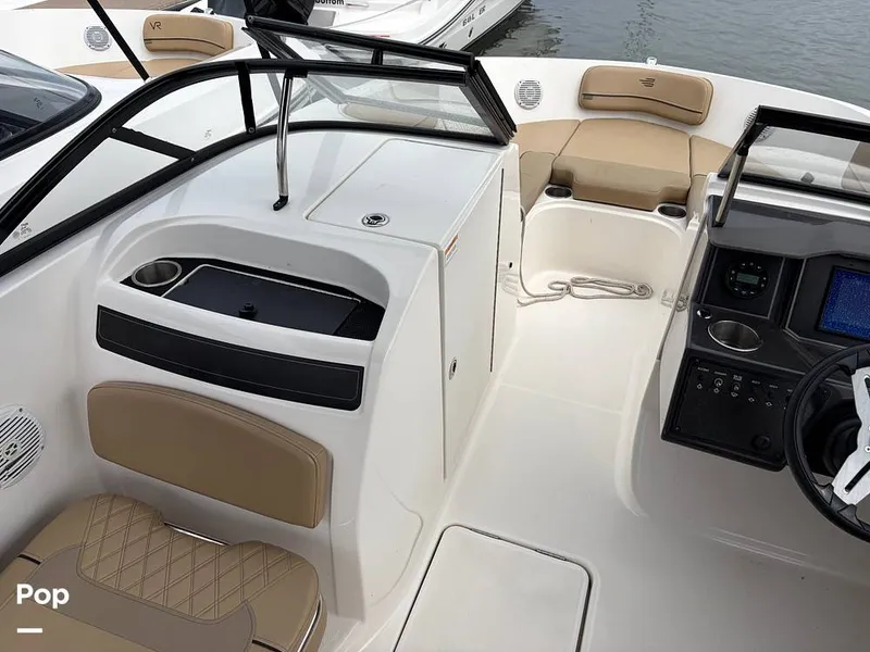 Slide: The Image of Bayliner VR6 OB 2024 - 16412045