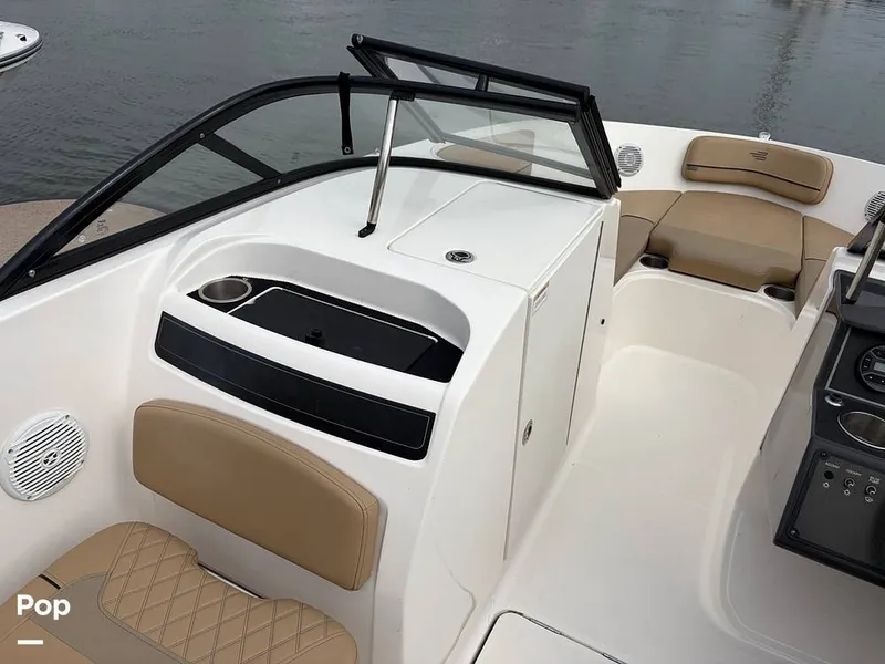 Slide: The Image of Bayliner VR6 OB 2024 - 16411998