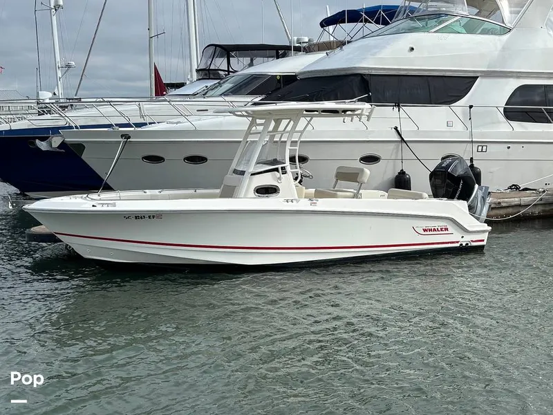 Slide: The Image of Boston Whaler 230 OUTRAGE 2025 - 16107912