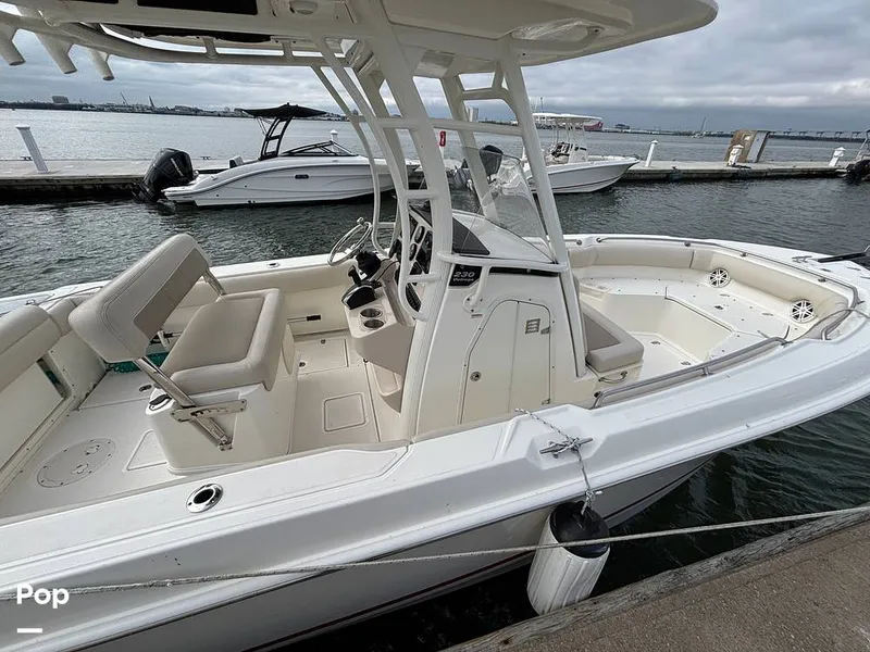 Slide: The Image of Boston Whaler 230 OUTRAGE 2025 - 16107919