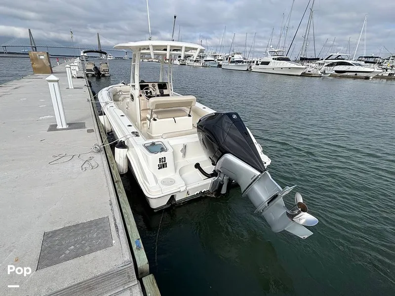 Slide: The Image of Boston Whaler 230 Outrage 2025 - 16107908