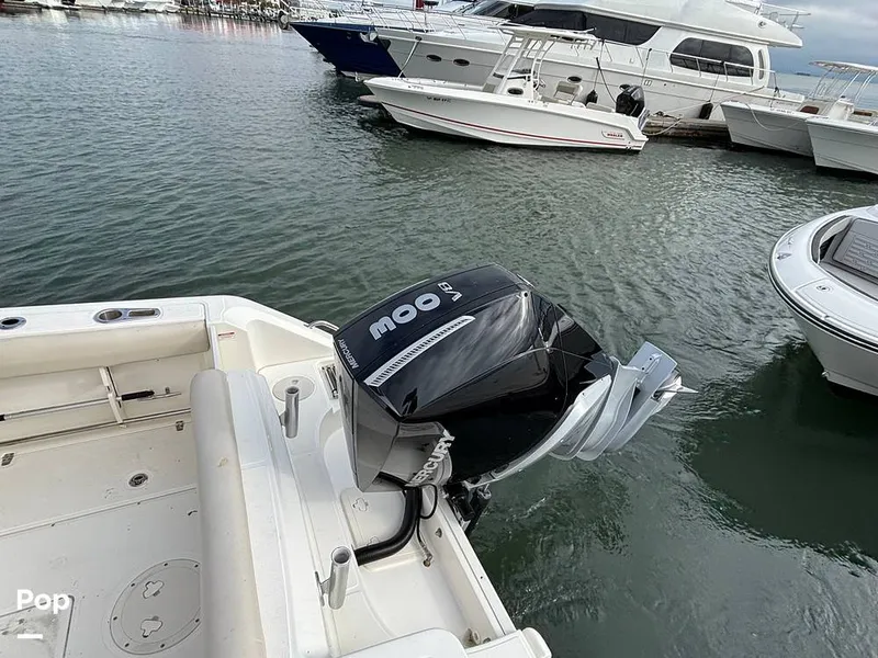 Slide: The Image of Boston Whaler 230 Outrage 2025 - 16107900