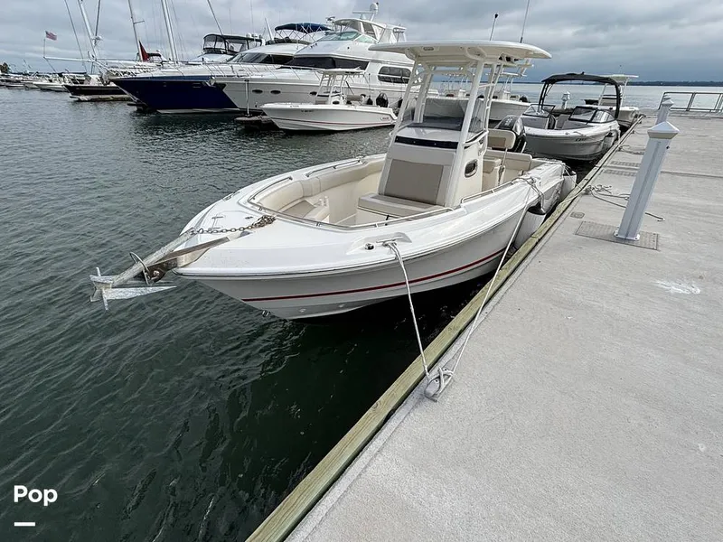 Slide: The Image of Boston Whaler 230 Outrage 2025 - 16107902