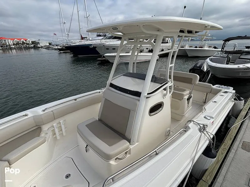 Slide: The Image of Boston Whaler 230 Outrage 2025 - 16107904