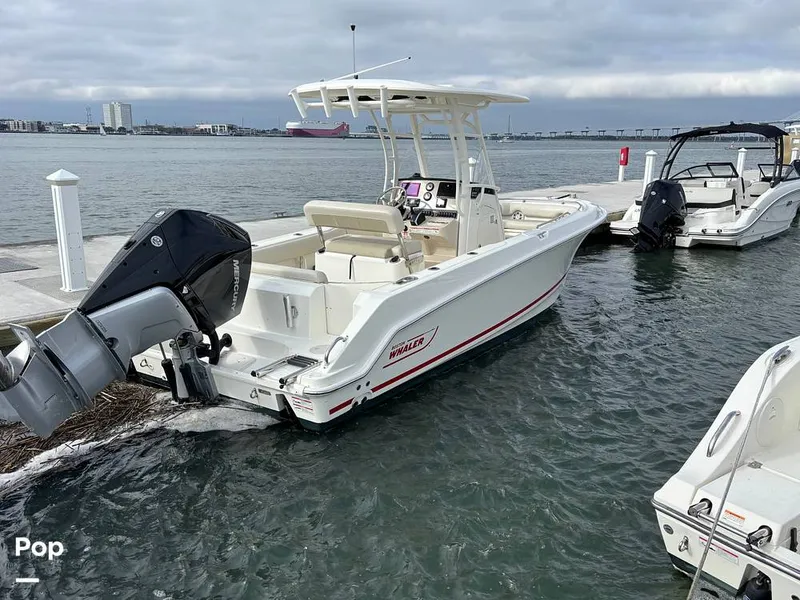 The Image of Boston Whaler 230 Outrage 2025 - 16107895
