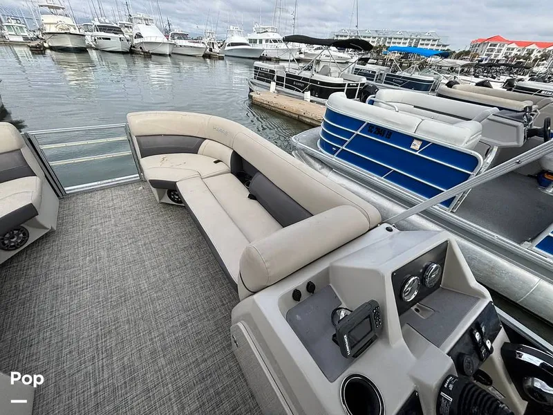 Slide: The Image of Harris 230 CR 2023 - 16108175