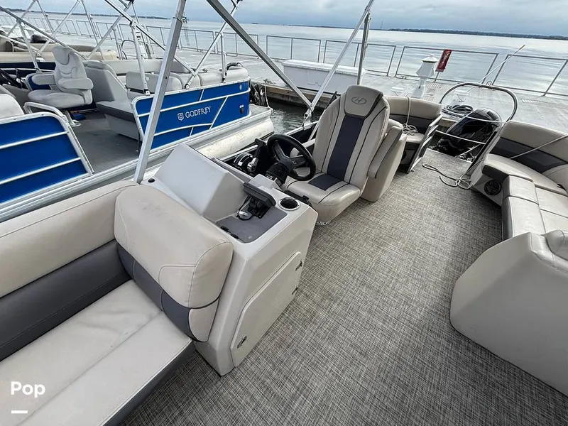 Slide: The Image of Harris 230 CR 2023 - 16108165