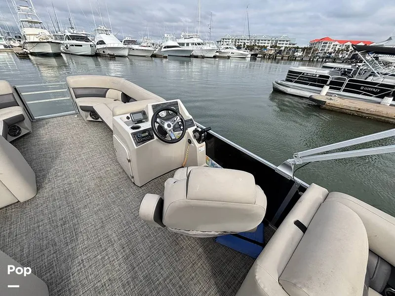 Slide: The Image of Harris 230 CR 2023 - 16108157