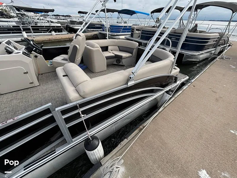 Slide: The Image of Harris 230 CR 2023 - 16108046