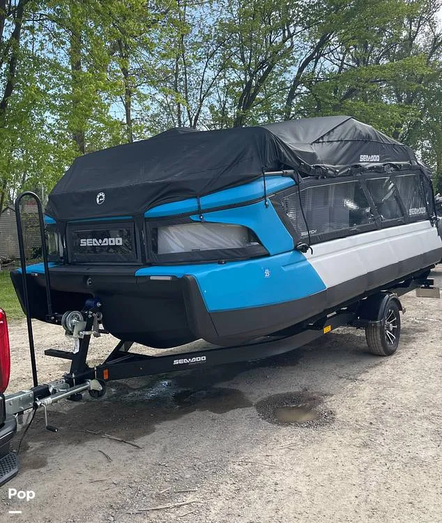 Slide: The Image of Sea-Doo Switch Cruise 21 2022 - 16106922