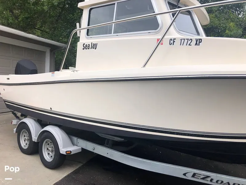 Slide: The Image of Defiance 220 Admiral 2022 - 16132418