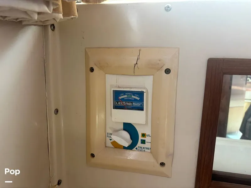 Slide: The Image of Bertram 33 Sportfisherman 1984 - 16197537