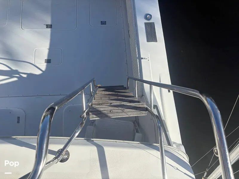 Slide: The Image of Bertram 33 Sportfisherman 1984 - 16197583