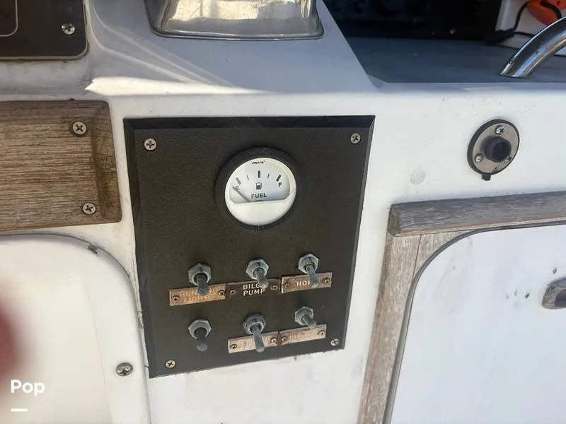 Slide: The Image of Bertram 33 Sportfisherman 1984 - 16197566