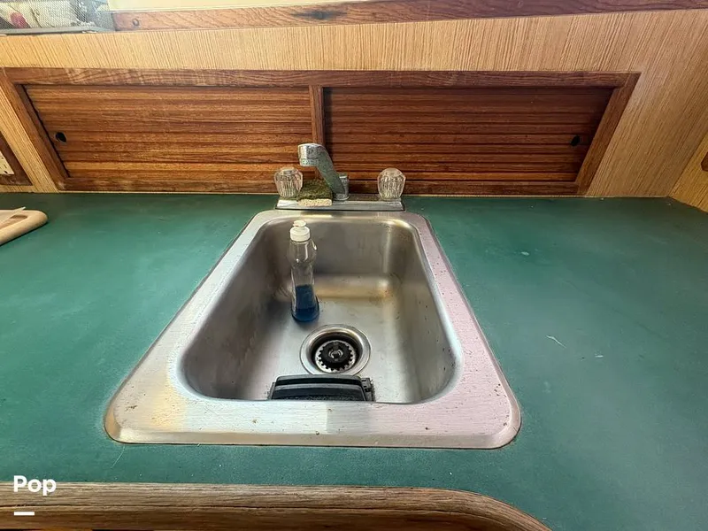 Slide: The Image of Bertram 33 Sportfisherman 1984 - 16197528