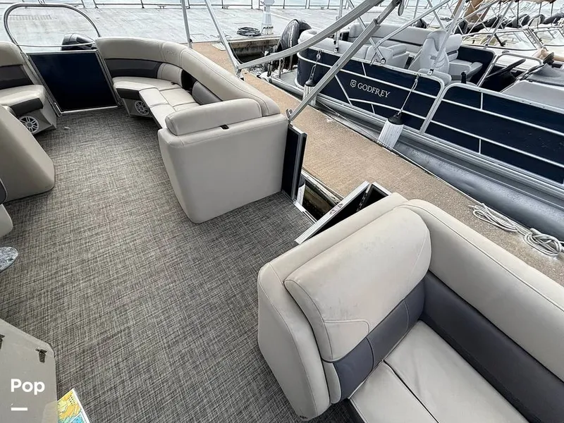 Slide: The Image of Harris 230 CR 2023 - 16108133