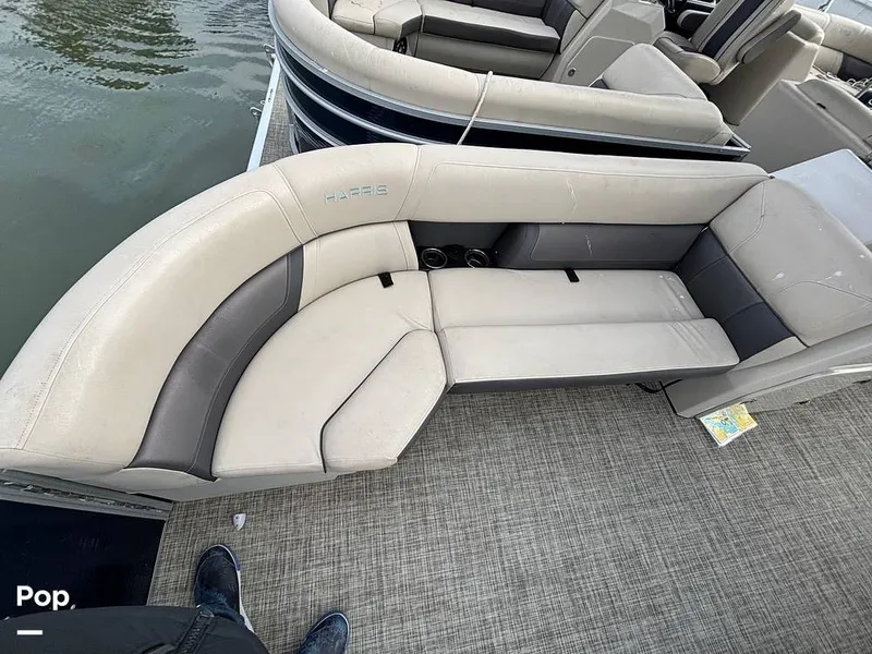 Slide: The Image of Harris 230 CR 2023 - 16108137