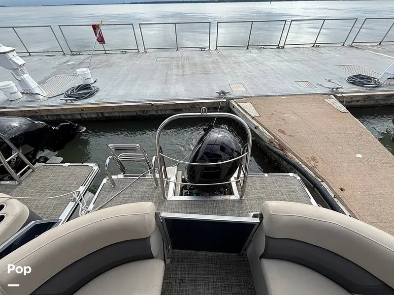 Slide: The Image of Harris 230 CR 2023 - 16108131