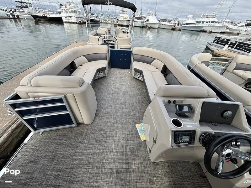 Slide: The Image of Harris 230 CR 2023 - 16108139