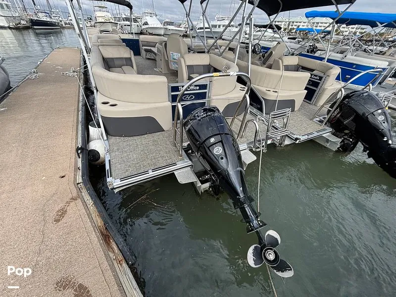 Slide: The Image of Harris 230 CR 2023 - 16108144