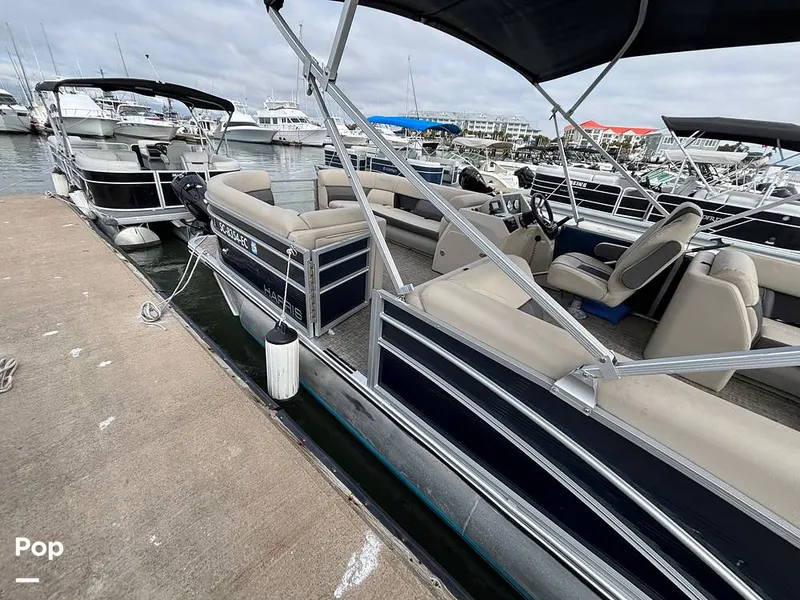 Slide: The Image of Harris 230 CR 2023 - 16108257