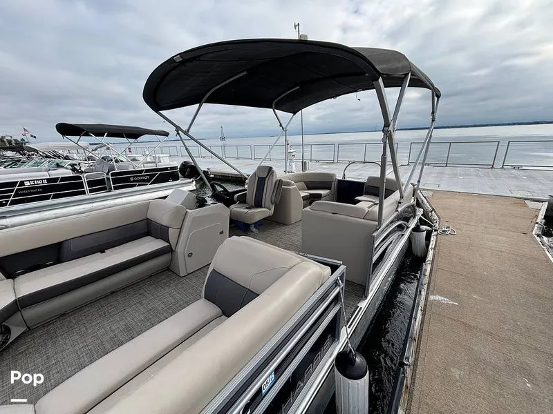 Slide: The Image of Harris 230 CR 2023 - 16108259