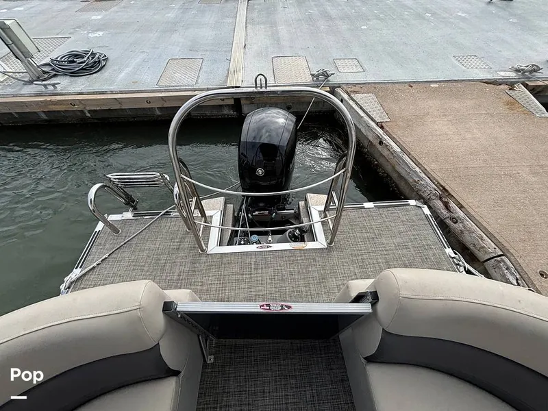 Slide: The Image of Harris 230 CR 2023 - 16108251