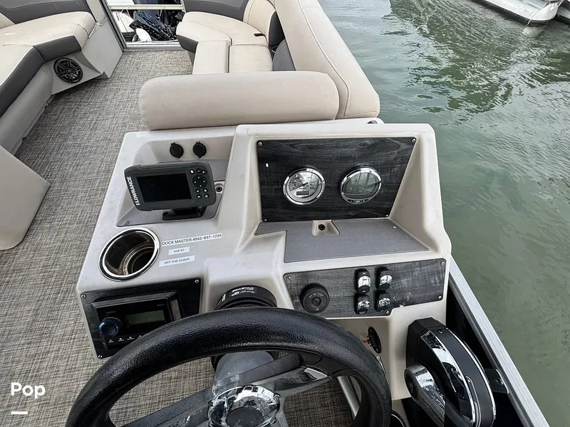 Slide: The Image of Harris 230 CR 2023 - 16108248