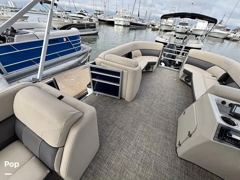 Slide: The Image of Harris 230 CR 2023 - 16108206