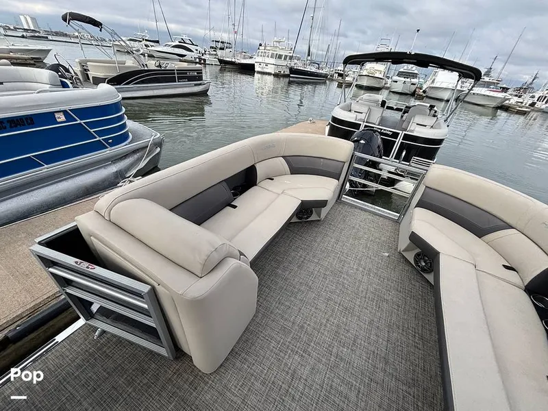 Slide: The Image of Harris 230 CR 2023 - 16108249