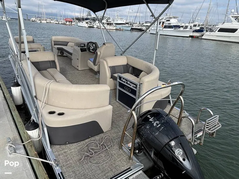 Slide: The Image of Harris 230 CR 2023 - 16107890