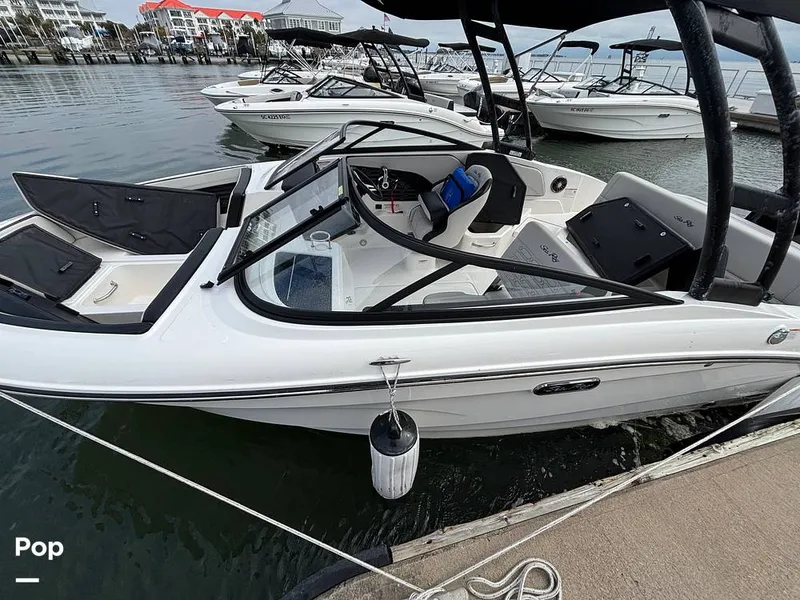 Slide: The Image of Sea Ray SPX 210 OB 2025 - 16108777