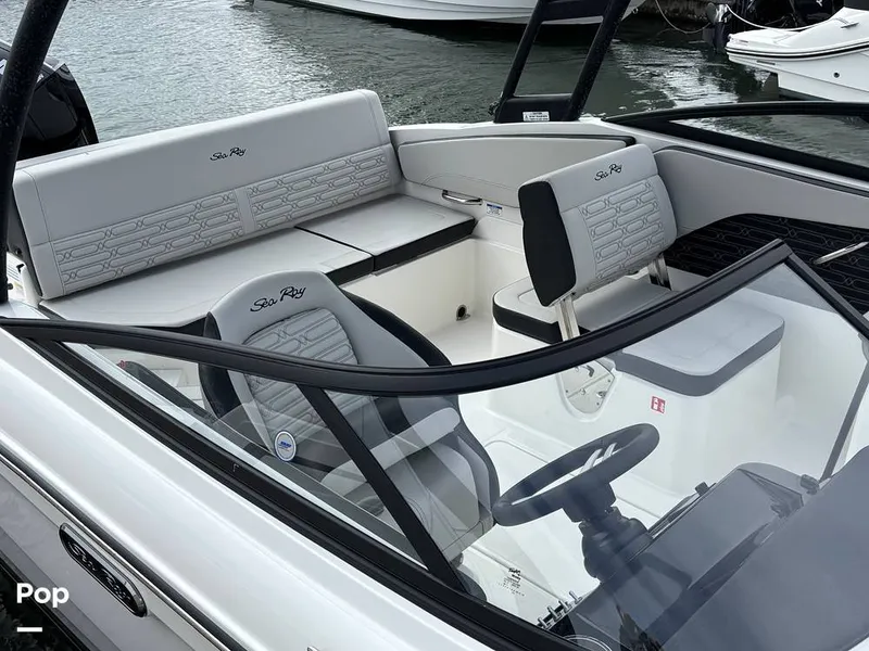 Slide: The Image of Sea Ray SPX 210 OB 2025 - 16108686