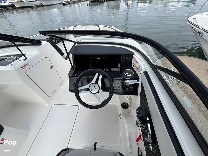 Slide: The Image of Sea Ray SPX 210 OB 2025 - 16108688