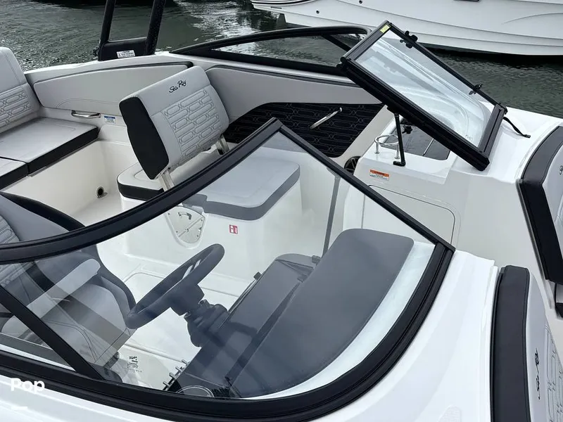Slide: The Image of Sea Ray SPX 210 OB 2025 - 16108685